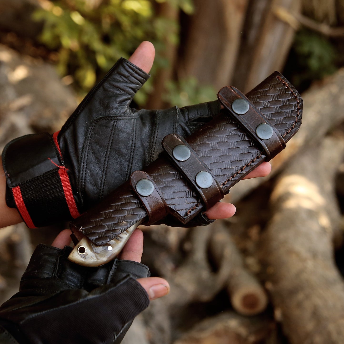 Starlight Damascus Hunting Knife with Exotic Rosewood & Ram Horn Handle