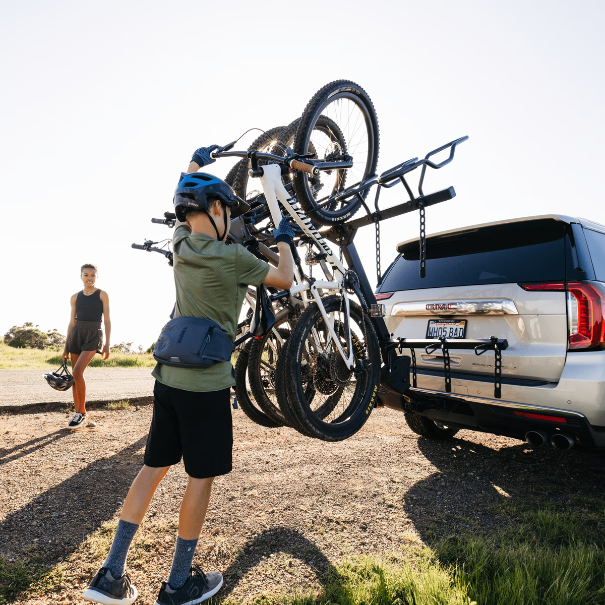 Thule ReVert Vertical Hitch Rack - 6 Bike