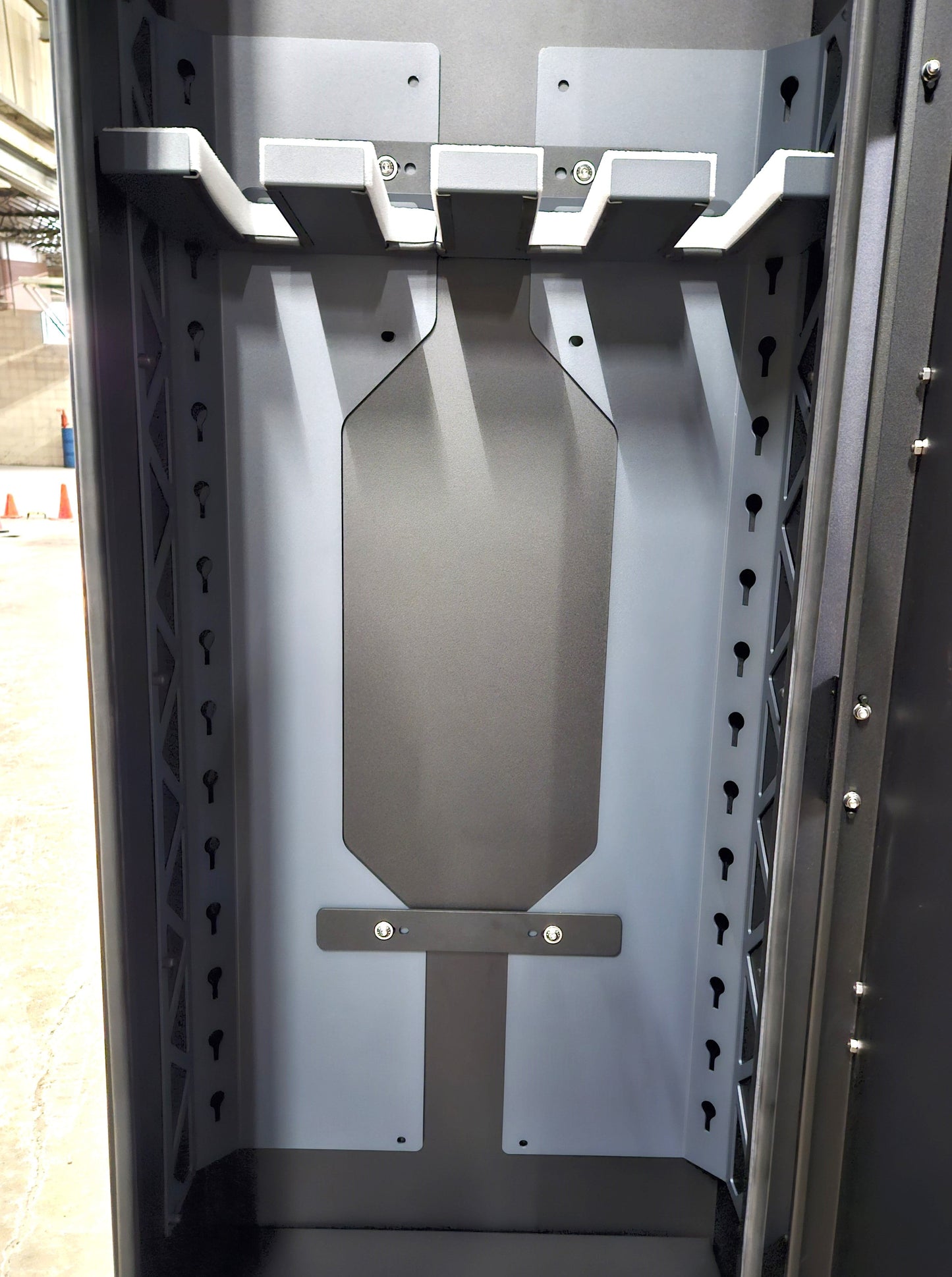 Rover Vans Ski/Snowboard Box for Van Rear