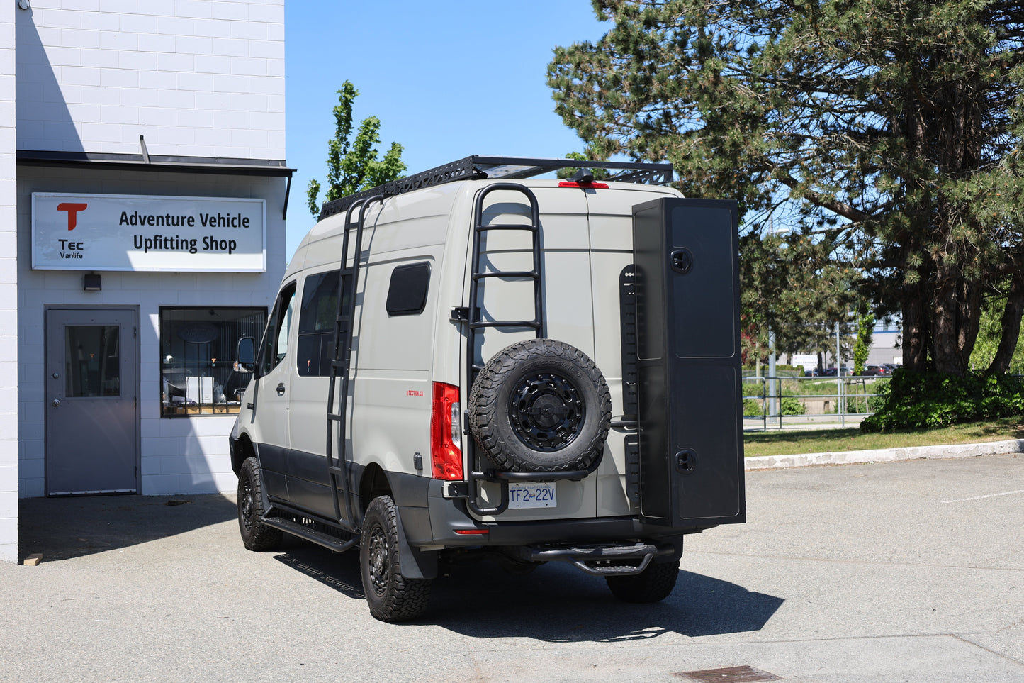 Tec Vanlife Full Length Drop Down Running Boards for Sprinters