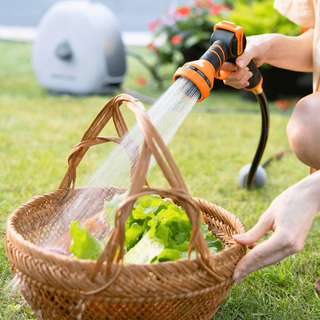 Giraffe Tools Ground-Mounted Retractable Hose Reel-1/2in-82ft