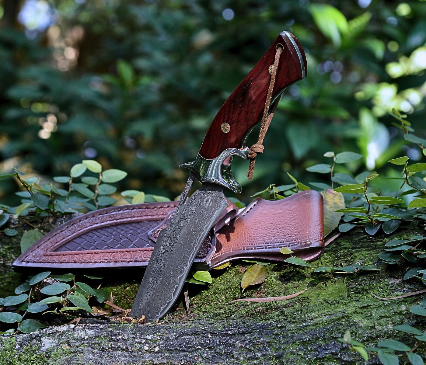 Velar Japanese Hunting Knife with VG-10 Damacus Blade and Exotic Red Sandal Wood Handle