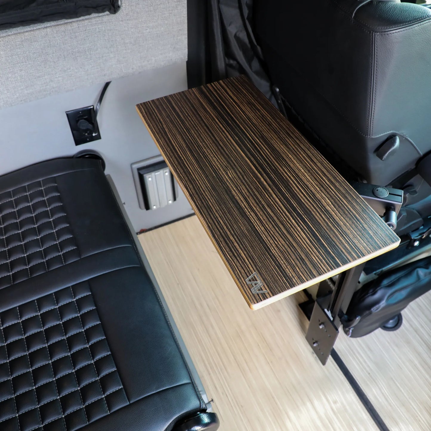 Small Universal Table Top