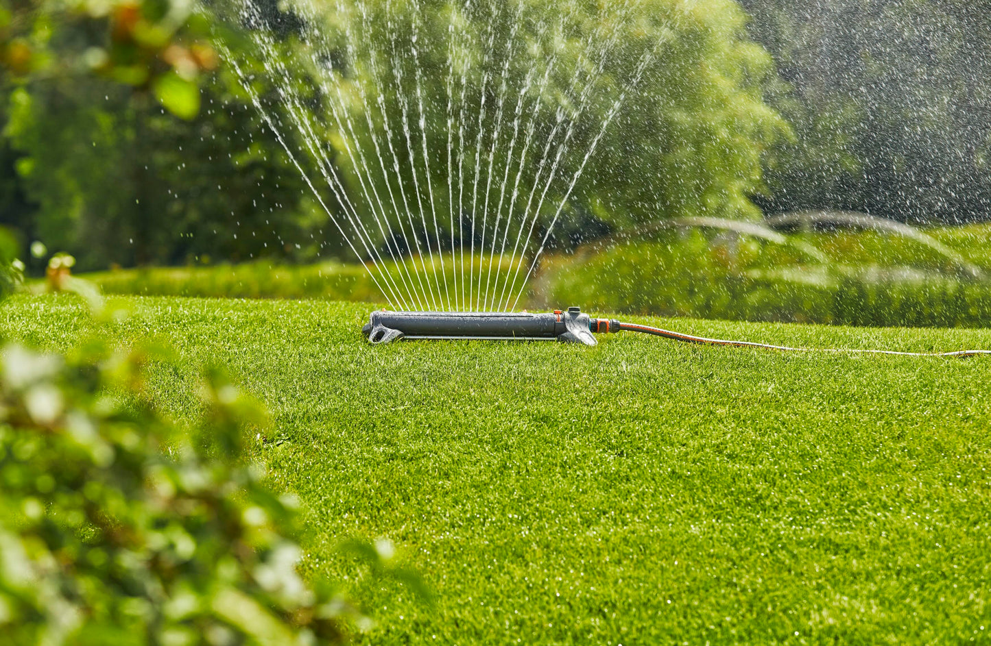 Aquazoom Oscillating Sprinkler 3900 Sq. Ft - Great for Large Yards