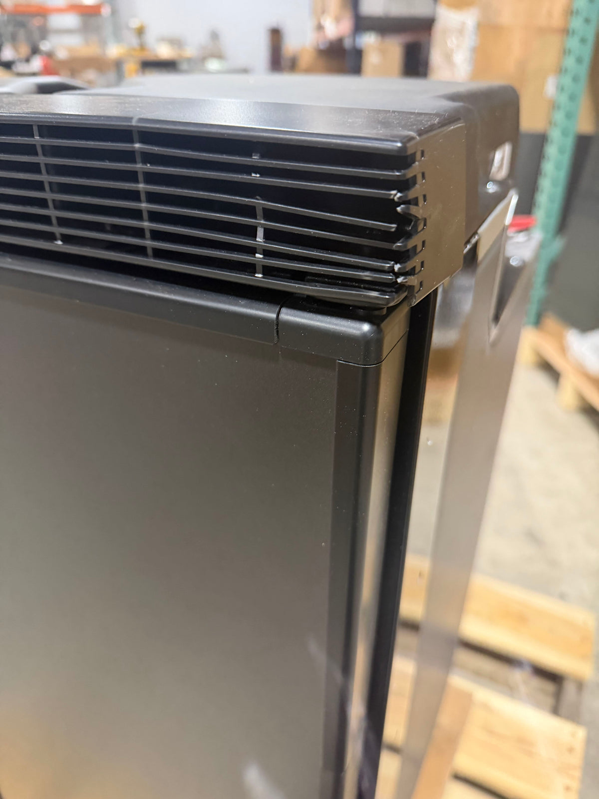 *Scratch & Dent* Isotherm Freeline Slim 70 - 2.5 cu ft - Fridge/Freezer