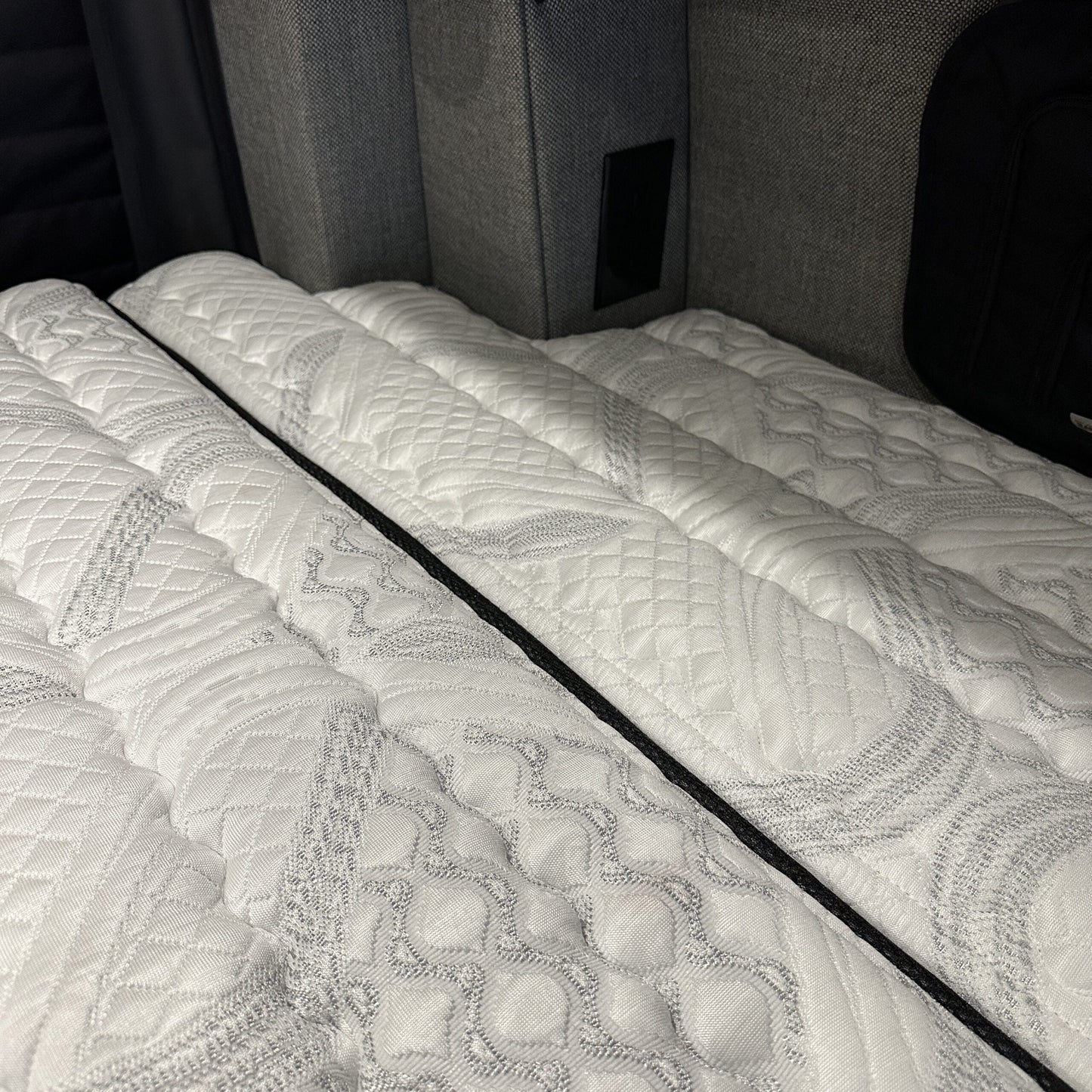 ULTRA Luxe Mattress - Storyteller Overland Mode LT
