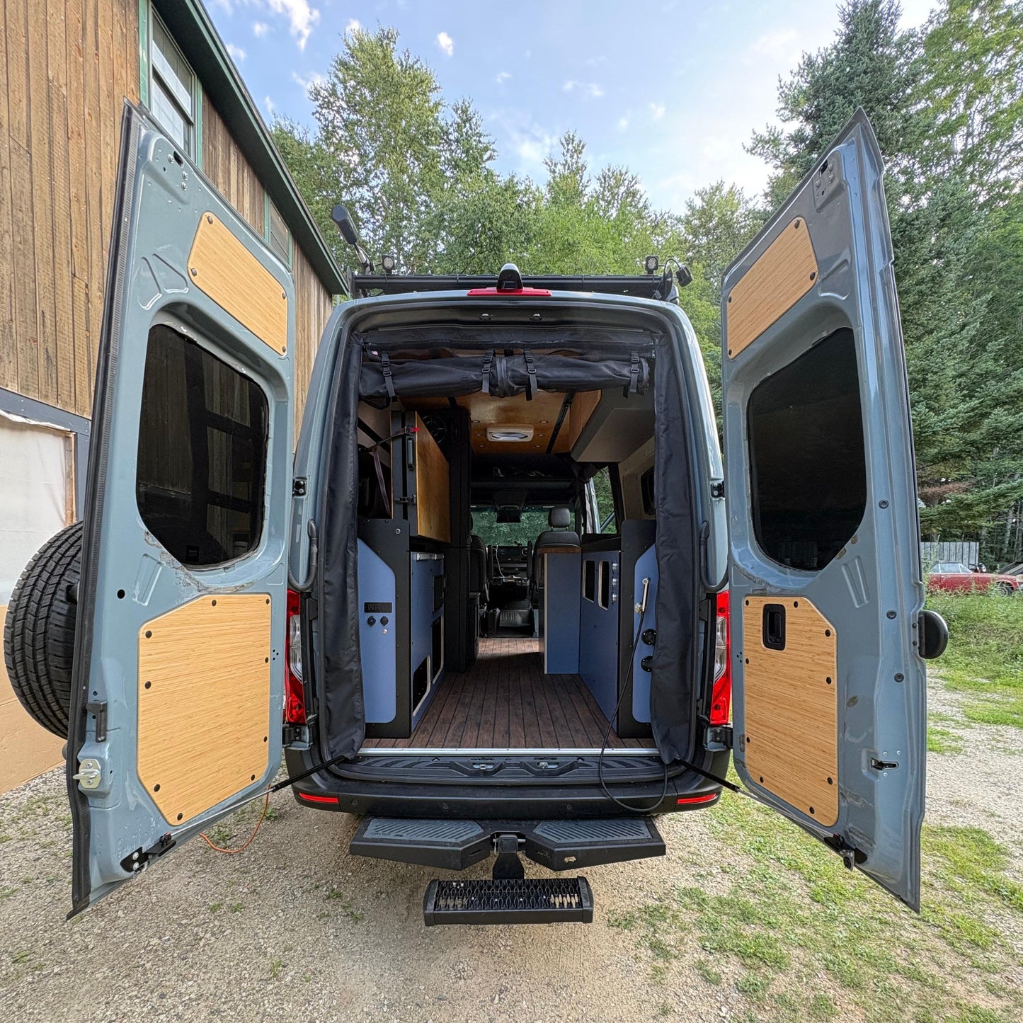 Mercedes Sprinter D-Pillar Trim Kit (Rear Door Threshold)