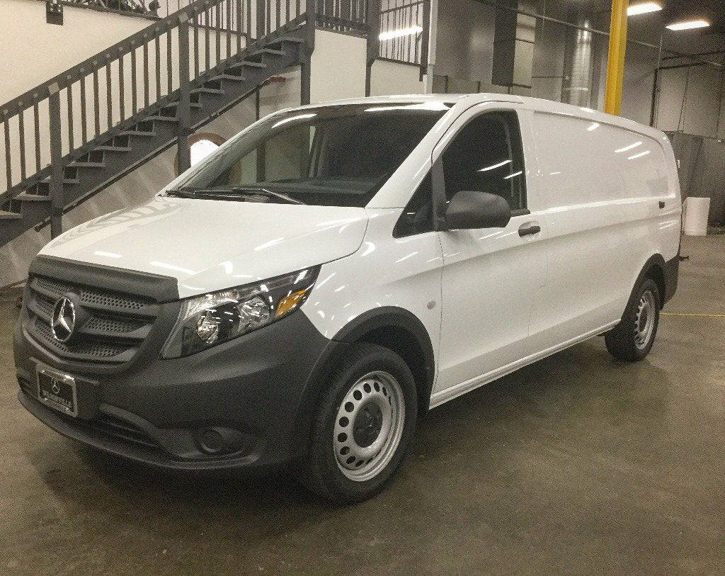 Aero Hood Spoiler for Metris / Vito 2014-2024 – Paint Protection and Debris Deflection
