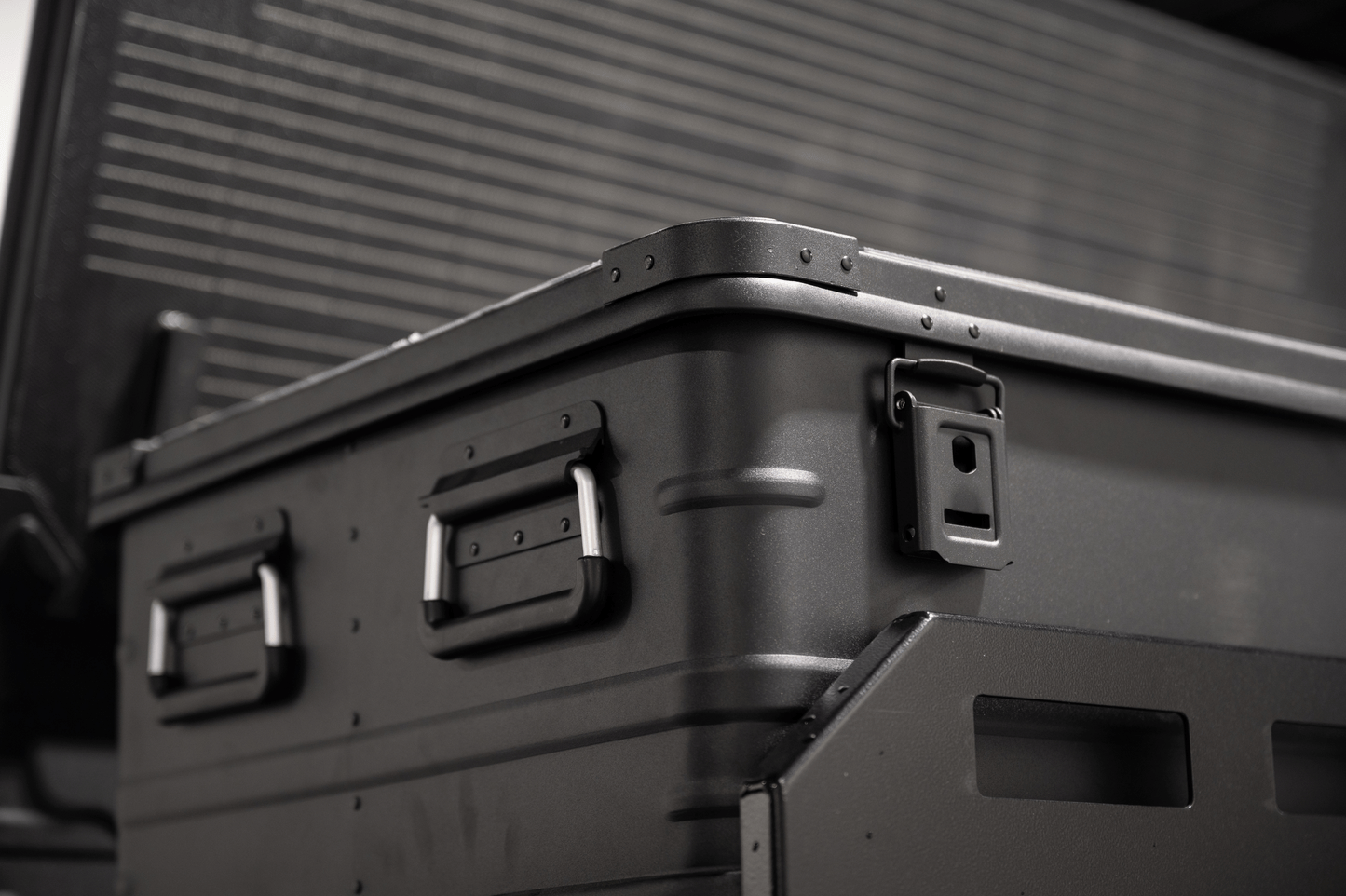 Icarus Solar Roof Box