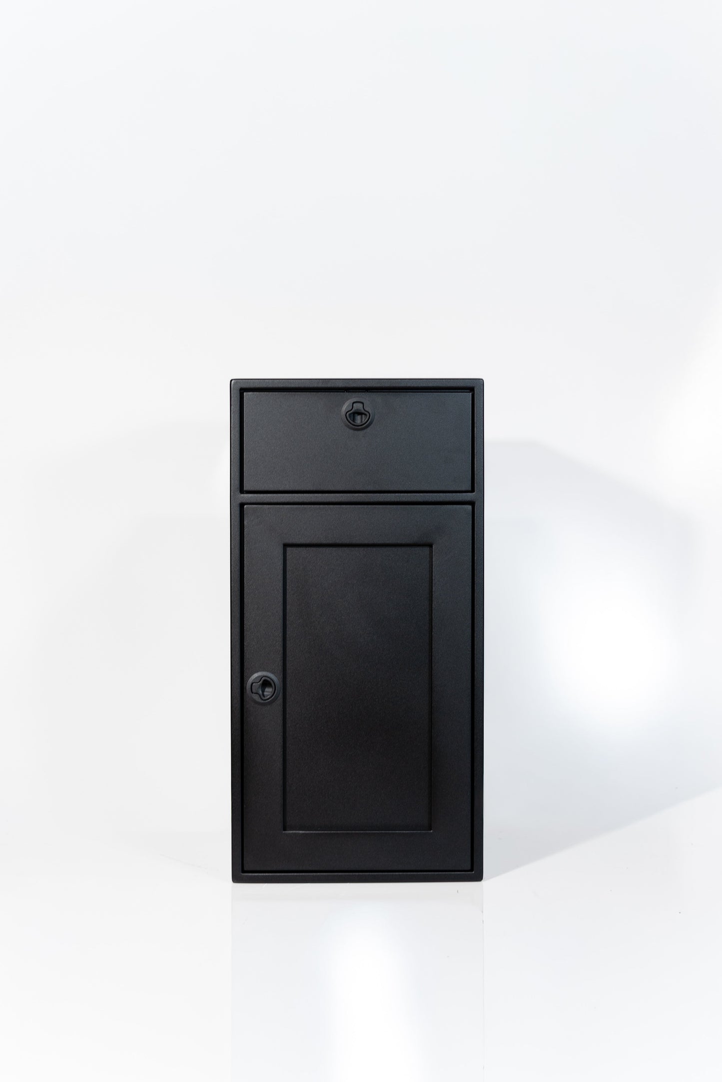 18" Base One Door and One Drawer