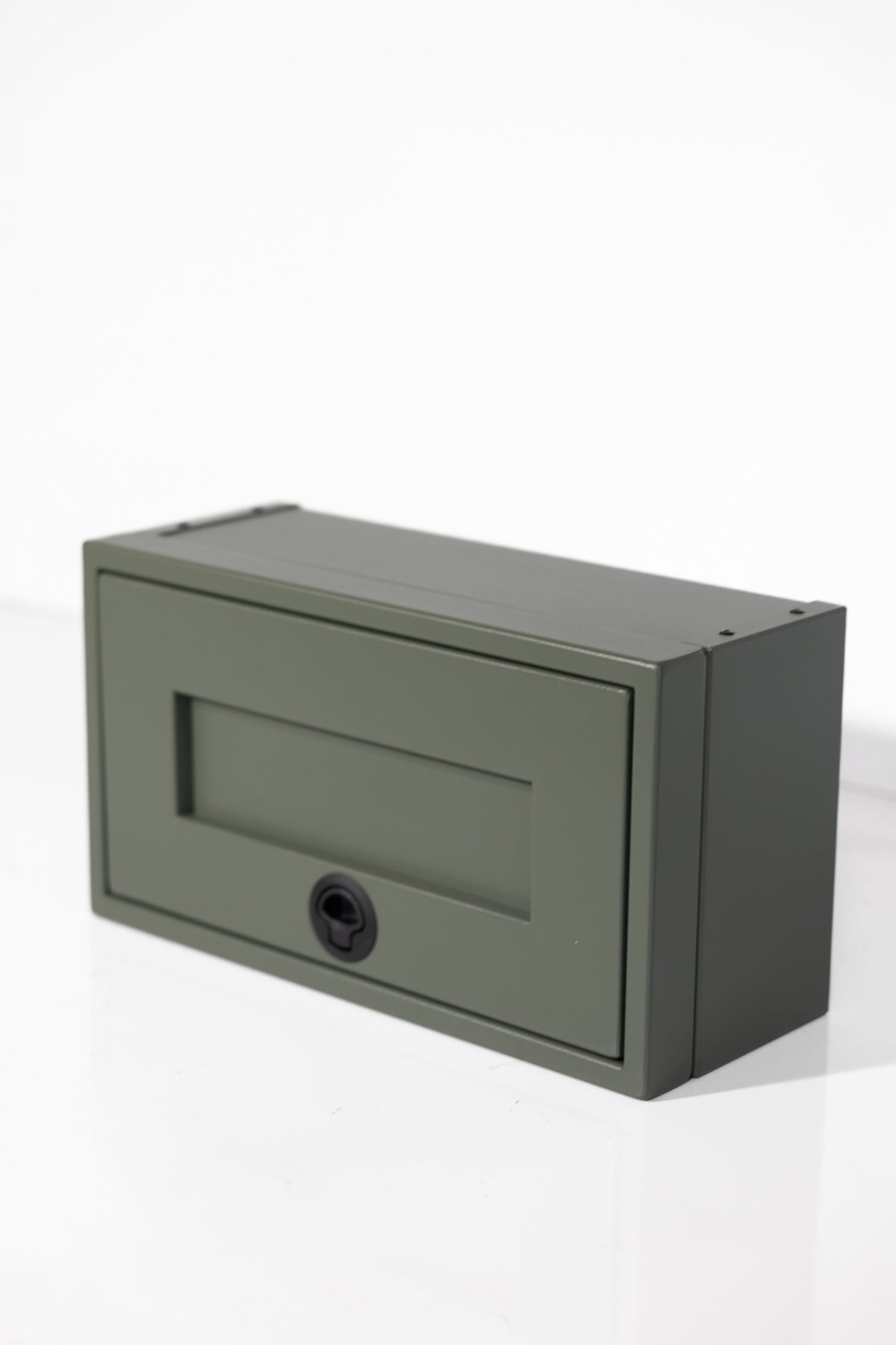 20" Ekko Cabinet - 20" x 8" x 11" - Foot of Bed