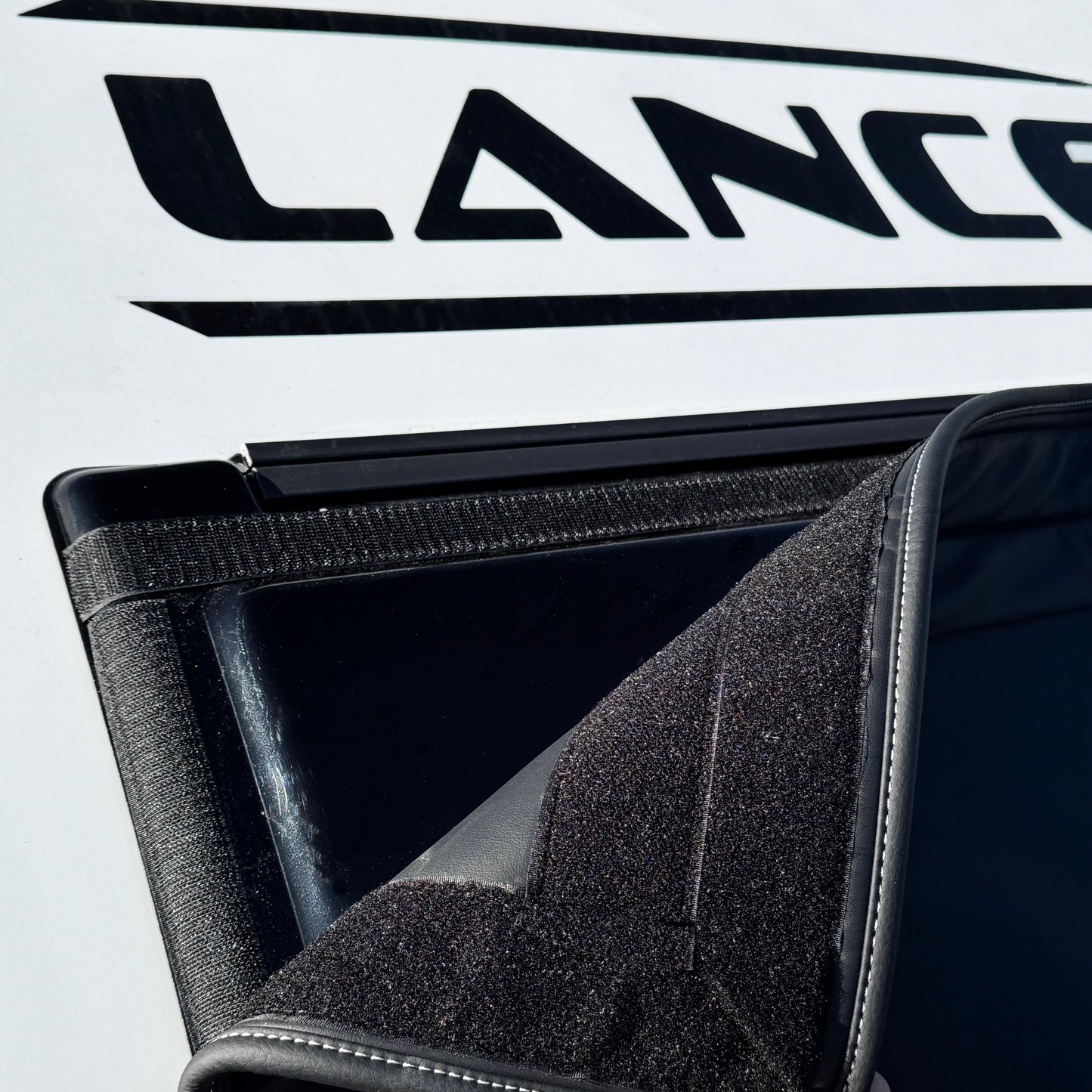 RV Shady for Lance 2022-2027 (Vertical Acrylic)