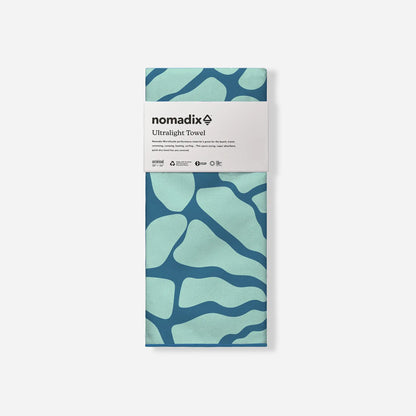 Ultralight Towel: Lazy Daisy Seafoam Green