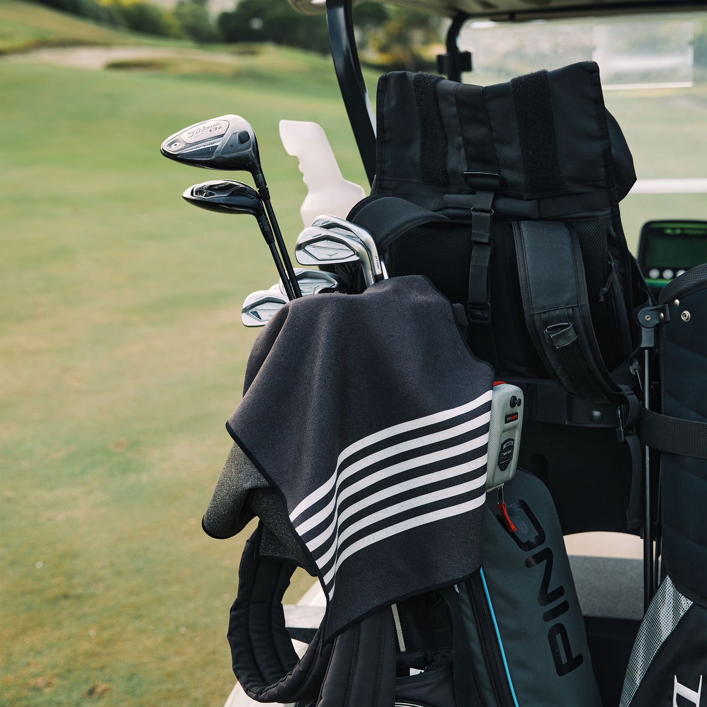 Mini Towel: Poolside Black