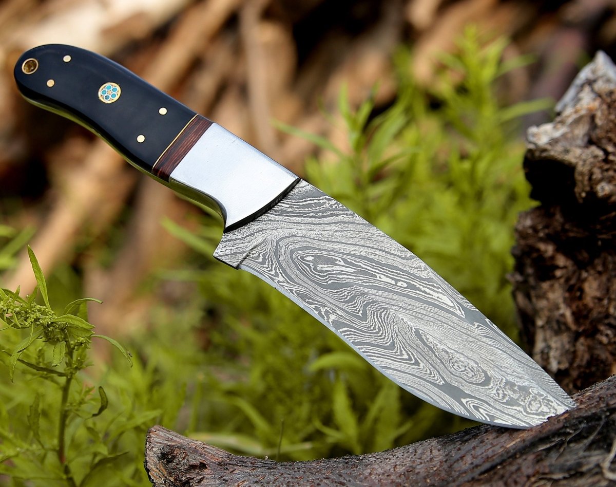 Nimbus Damascus Hutning Knife with Horn & Rose Wood Handle