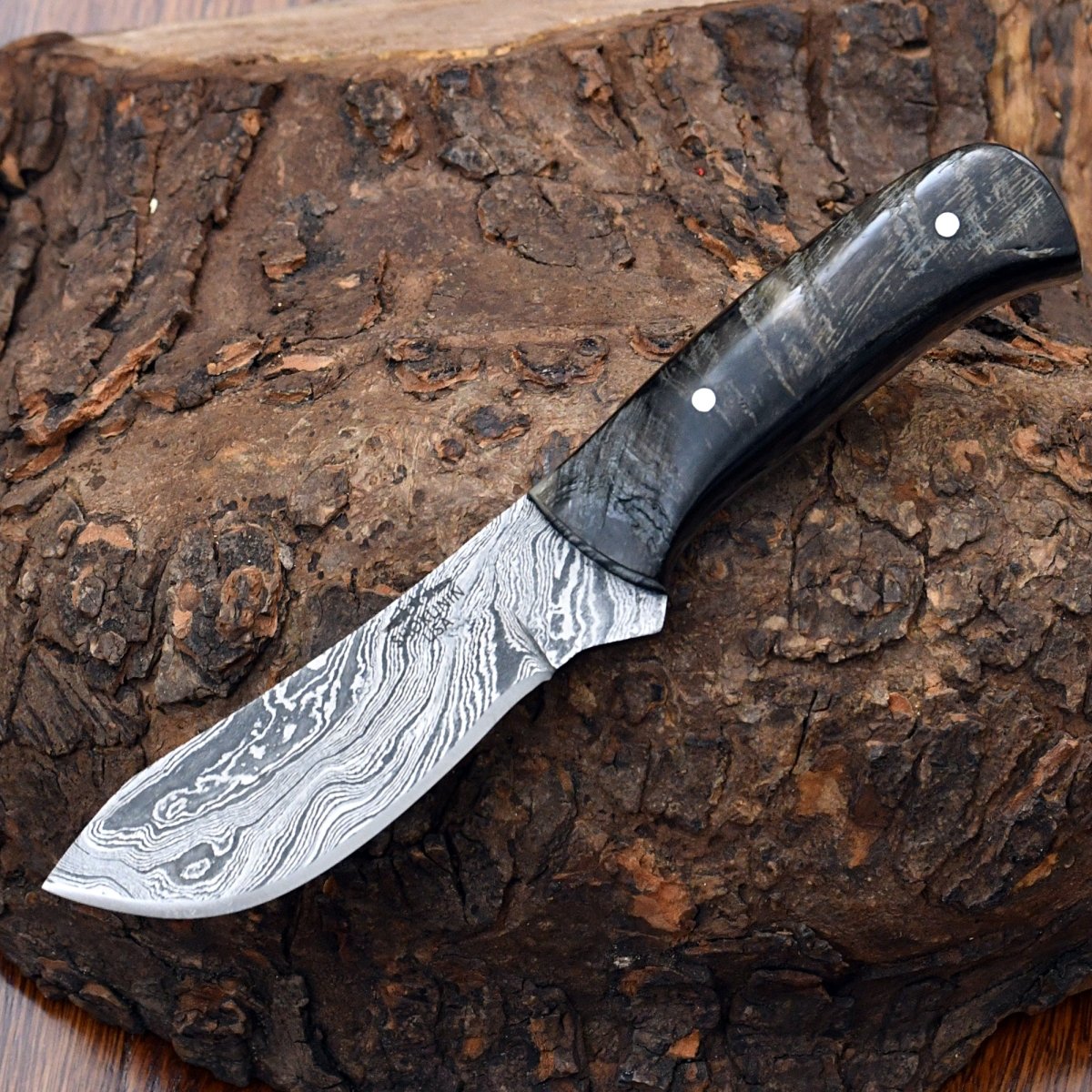 Pulse Skinner Knife with Ram Horn Handle