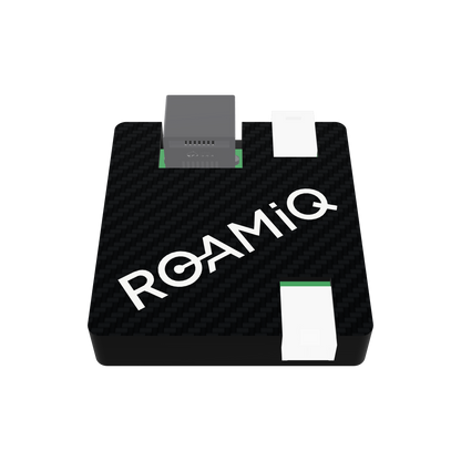 ROAMiQ MaxxFan chip in its black carbon-pattern case