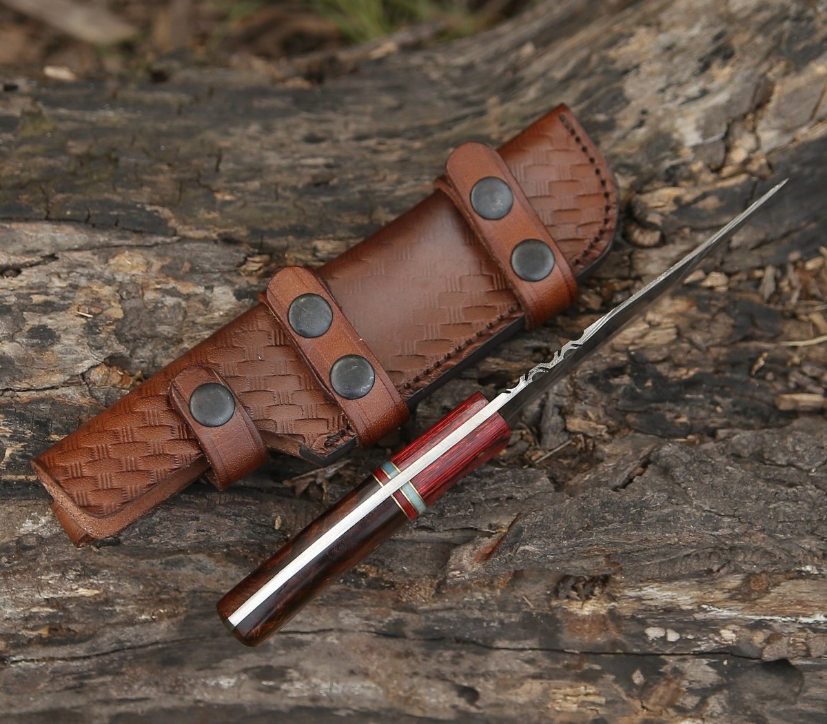 Sting Damascus Hunting Knife with Rosewood Handle