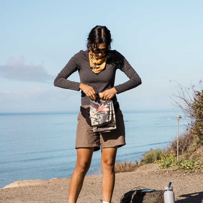 Ultralight Towel: Palms Night