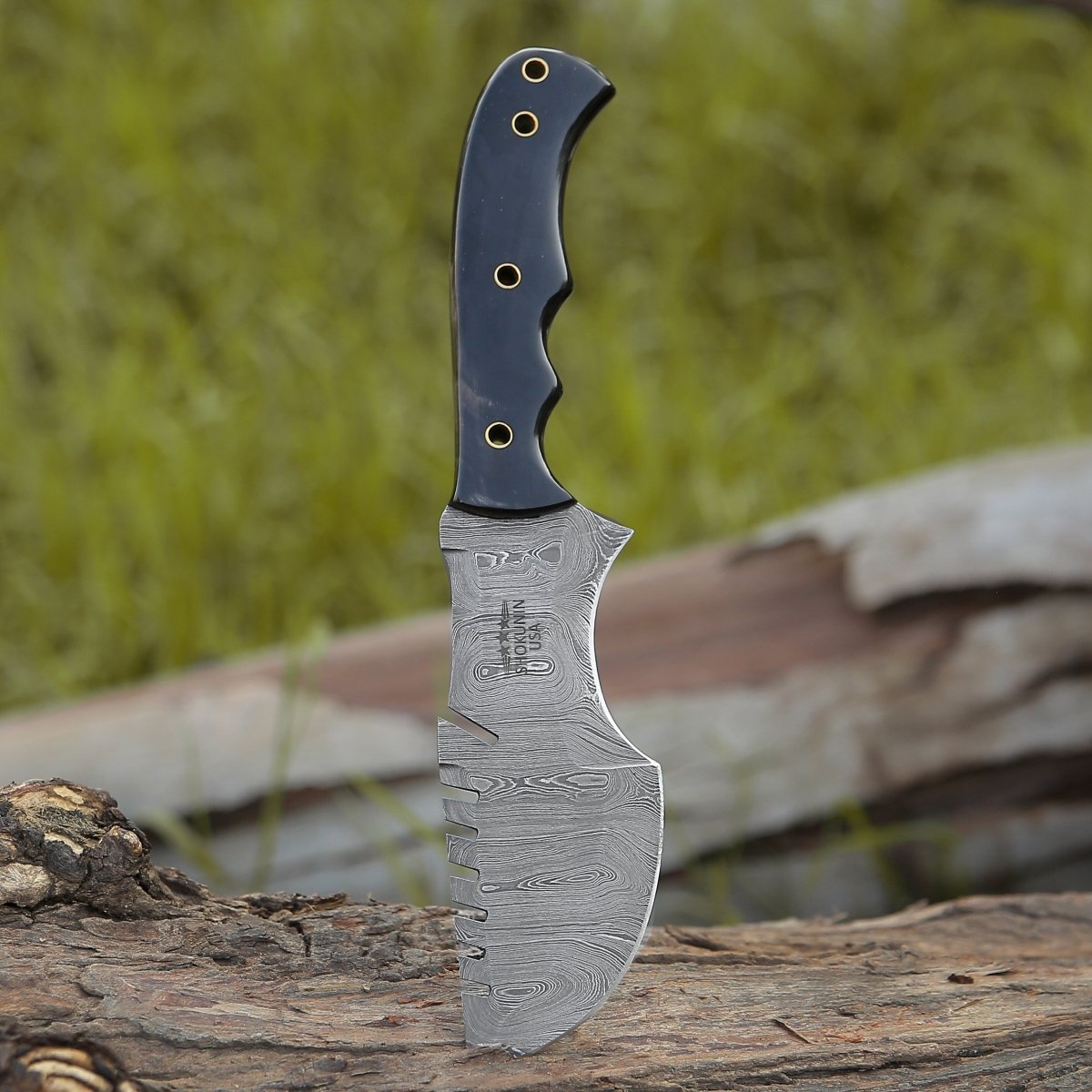 Warthog Damascus Tracker Knife with Horn Handle